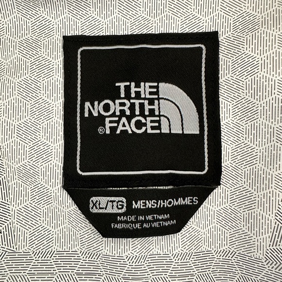 Used Men’s North Face Jacket - Picture 11 of 13